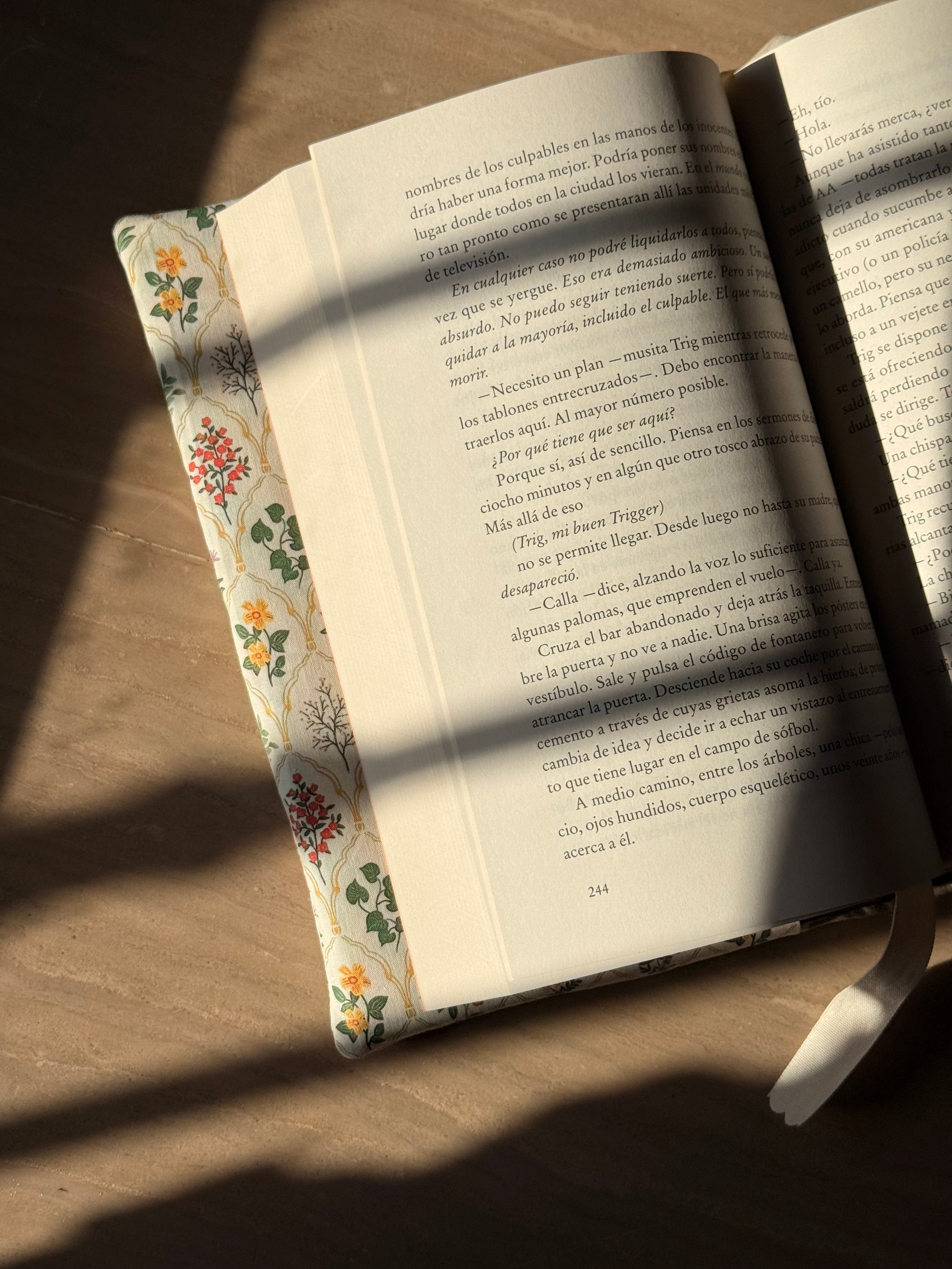 Funda libro “Bella”